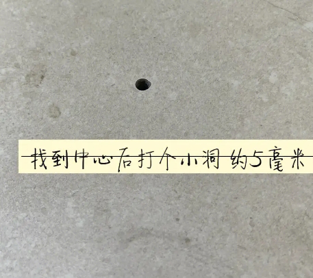 开平瓷砖空鼓维修公司专业解答在瓷砖铺贴过程中，如果砂料搅拌不均匀，将会带来以下问题
